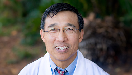 Dr. Huang headshot